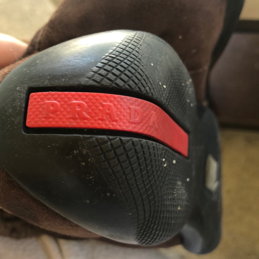 Gorgeous PRADA Suede and shearling boots - Picture 4 of 8